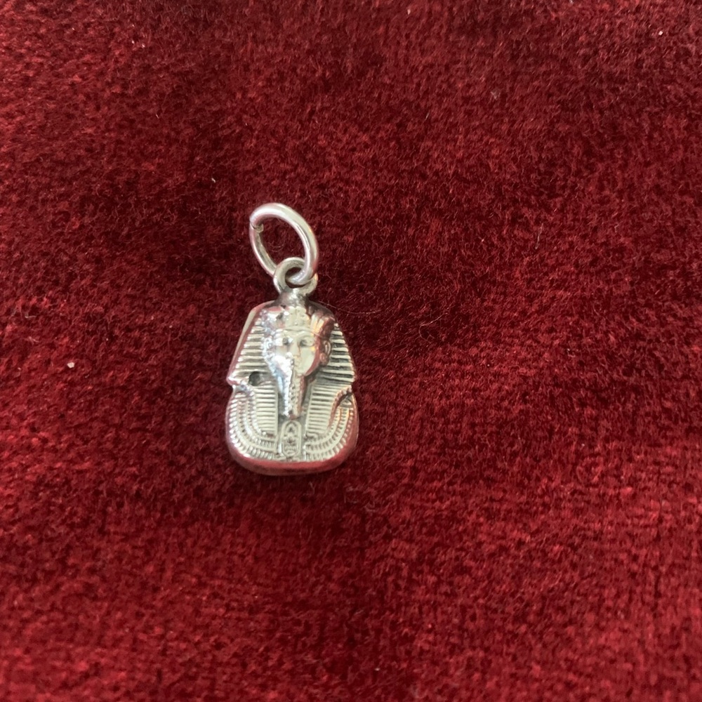 🆕 Sterling Silver Egyptian pendant